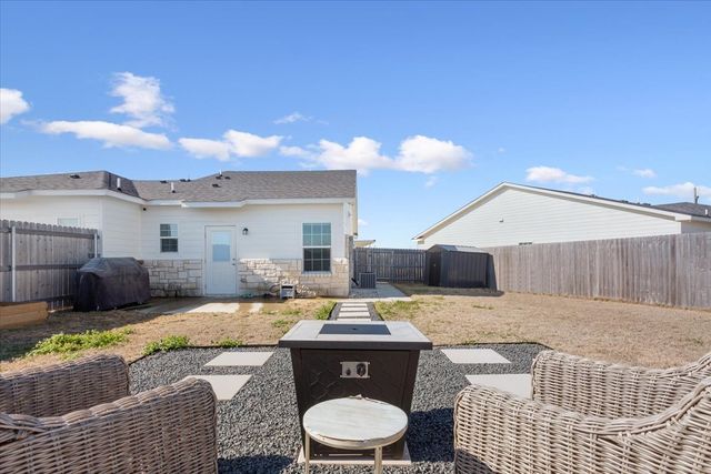 518 Alamo Court, Mcgregor, TX 76657