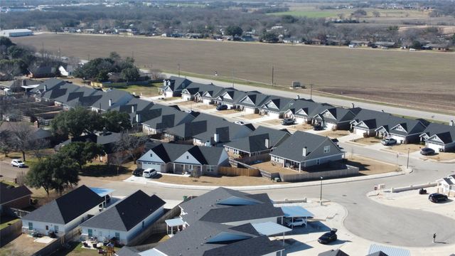 518 Alamo Court, Mcgregor, TX 76657
