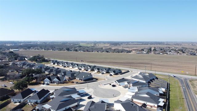 518 Alamo Court, Mcgregor, TX 76657