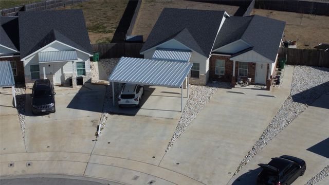 518 Alamo Court, Mcgregor, TX 76657