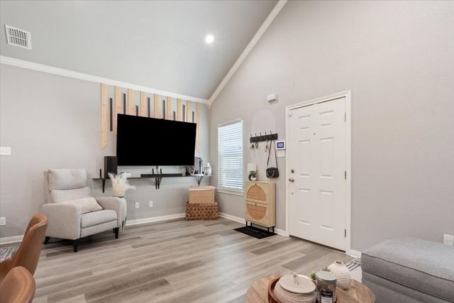 518 Alamo Court, Mcgregor, TX 76657
