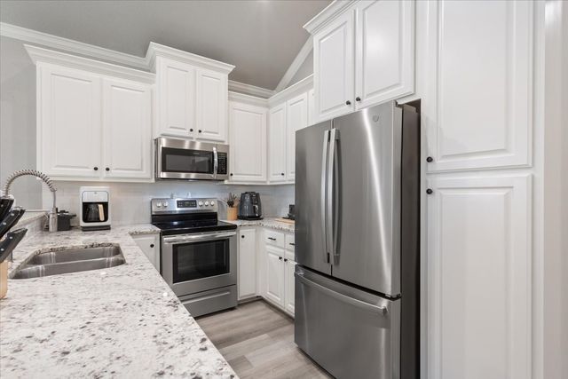 518 Alamo Court, Mcgregor, TX 76657