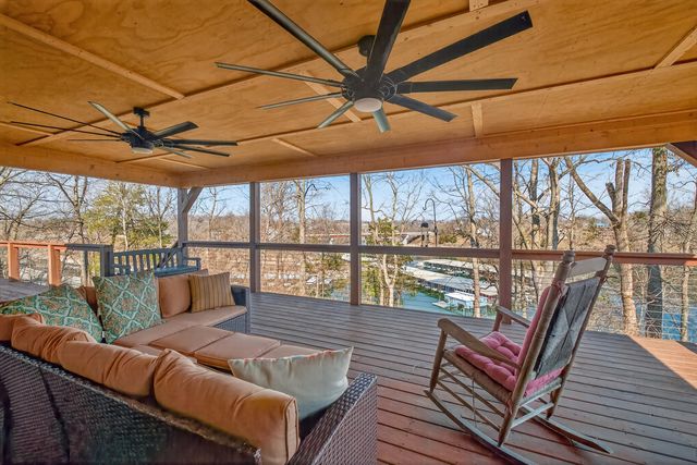 251 Herrington Woods Road, Harrodsburg, KY 40330