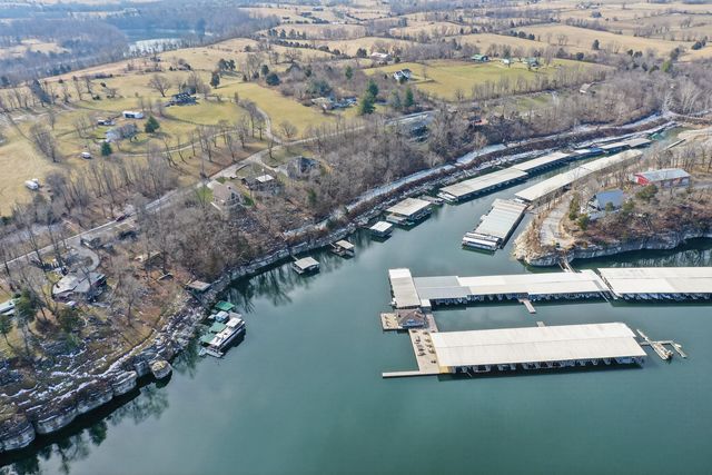 251 Herrington Woods Road, Harrodsburg, KY 40330