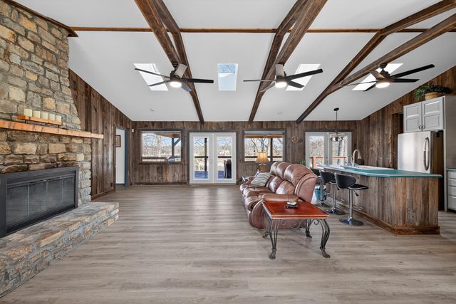 251 Herrington Woods Road, Harrodsburg, KY 40330