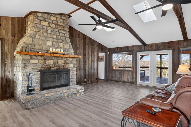 251 Herrington Woods Road, Harrodsburg, KY 40330