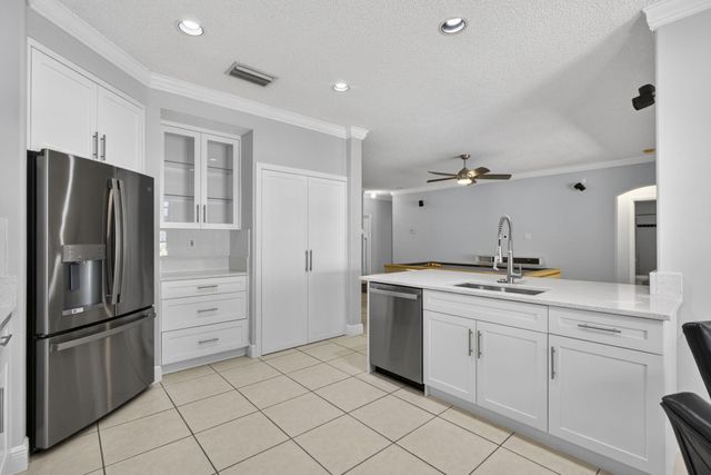 6263 Shadow Tree Lane, Lake Worth, FL 33463