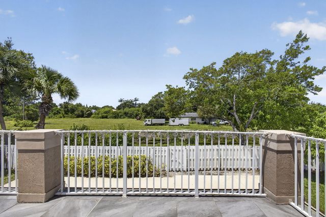 6263 Shadow Tree Lane, Lake Worth, FL 33463