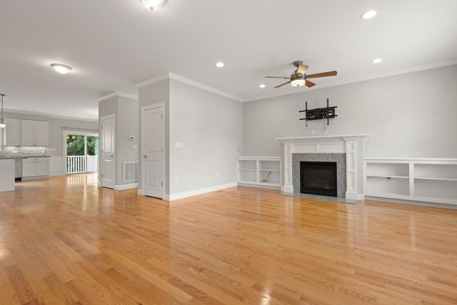 29 Wadsworth Ave 2, Waltham, MA 02453