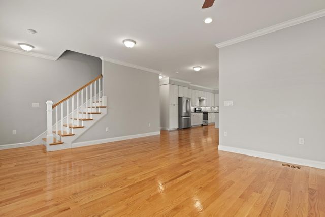 29 Wadsworth Ave 2, Waltham, MA 02453