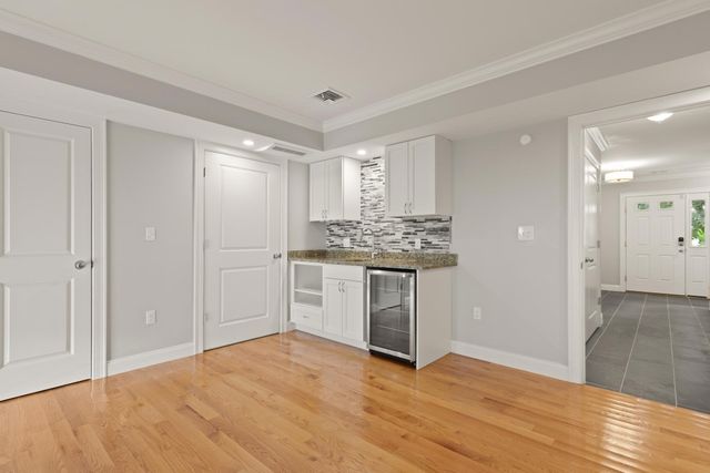 29 Wadsworth Ave 2, Waltham, MA 02453