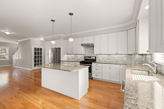 29 Wadsworth Ave 2, Waltham, MA 02453