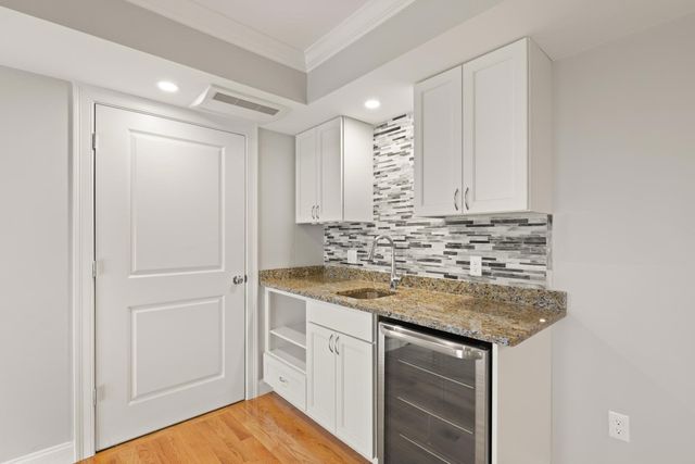 29 Wadsworth Ave 2, Waltham, MA 02453