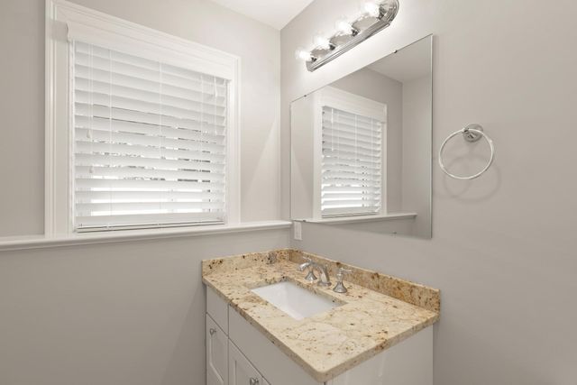 29 Wadsworth Ave 2, Waltham, MA 02453
