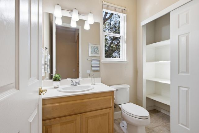 2435 Horseshoe Ct, Rocklin, CA 95765