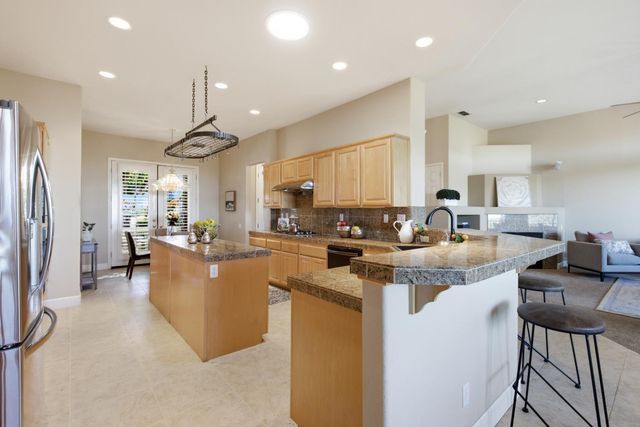 2435 Horseshoe Ct, Rocklin, CA 95765