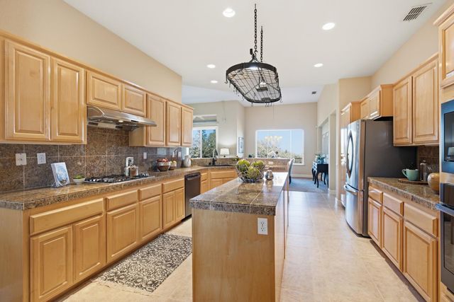 2435 Horseshoe Ct, Rocklin, CA 95765