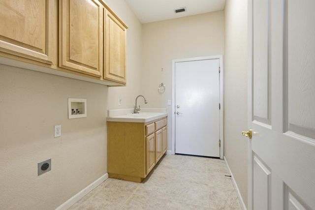 2435 Horseshoe Ct, Rocklin, CA 95765