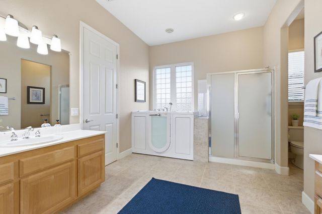 2435 Horseshoe Ct, Rocklin, CA 95765