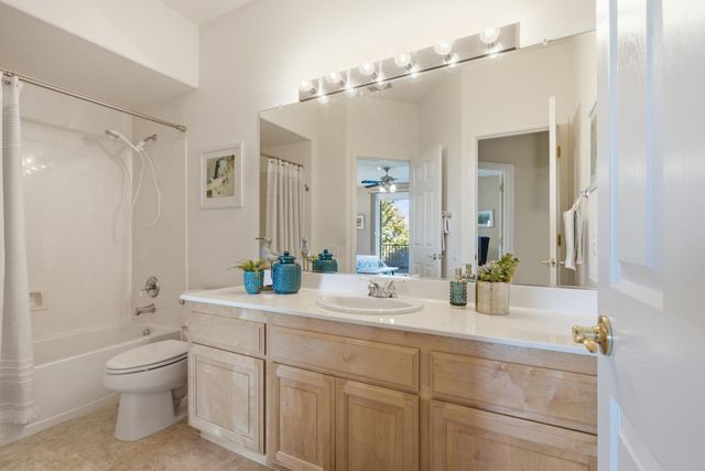 2435 Horseshoe Ct, Rocklin, CA 95765
