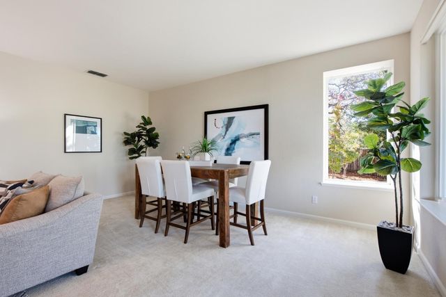 2435 Horseshoe Ct, Rocklin, CA 95765