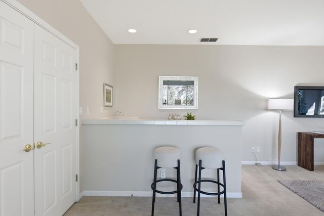 2435 Horseshoe Ct, Rocklin, CA 95765