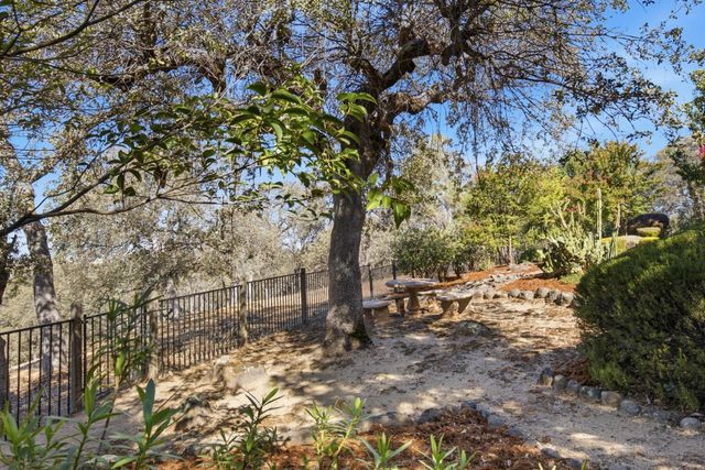 2435 Horseshoe Ct, Rocklin, CA 95765