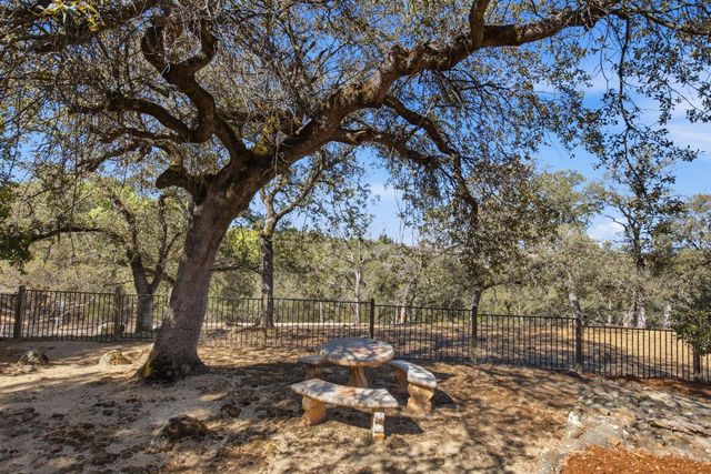 2435 Horseshoe Ct, Rocklin, CA 95765