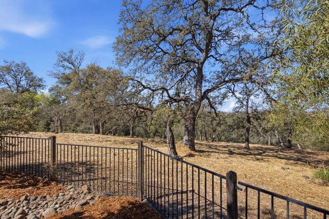 2435 Horseshoe Ct, Rocklin, CA 95765