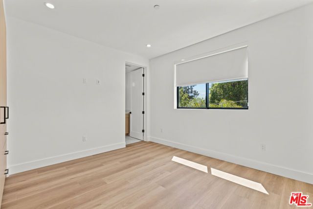 5839 Kester Avenue 2, Sherman Oaks, CA 91411