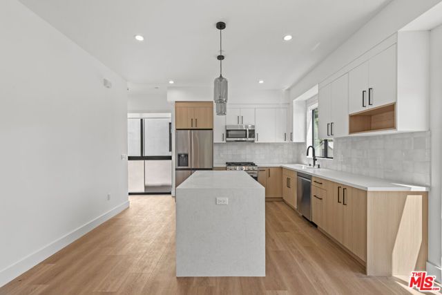 5839 Kester Avenue 2, Sherman Oaks, CA 91411