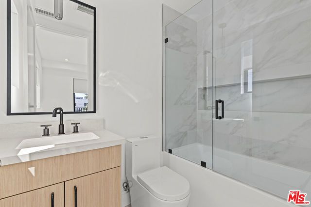 5839 Kester Avenue 2, Sherman Oaks, CA 91411