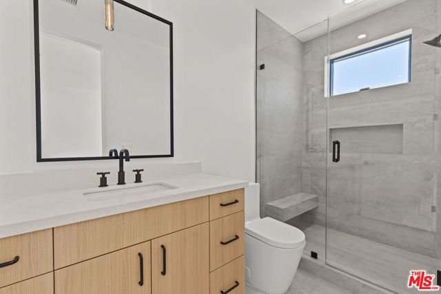 5839 Kester Avenue 2, Sherman Oaks, CA 91411