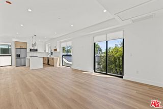 5839 Kester Avenue 2, Sherman Oaks, CA 91411
