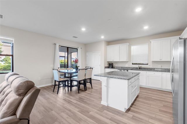 6111 BLUESTAR COURT, Bradenton, FL 34211