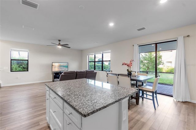 6111 BLUESTAR COURT, Bradenton, FL 34211