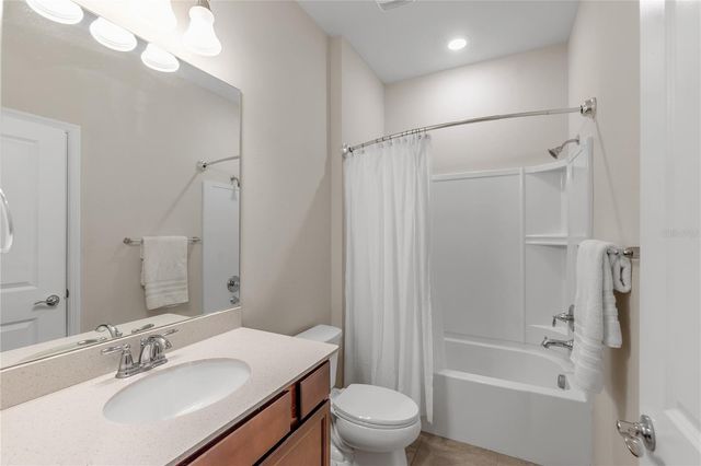 6111 BLUESTAR COURT, Bradenton, FL 34211