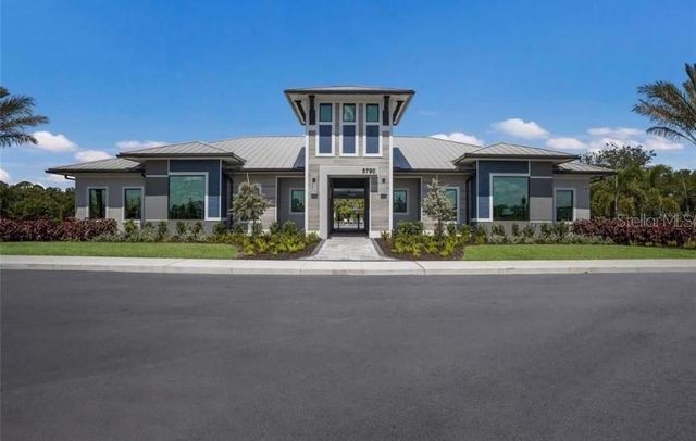 6111 BLUESTAR COURT, Bradenton, FL 34211