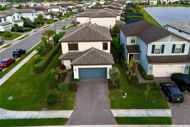 6111 BLUESTAR COURT, Bradenton, FL 34211