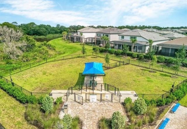 6111 BLUESTAR COURT, Bradenton, FL 34211