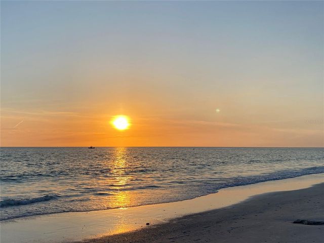 6111 BLUESTAR COURT, Bradenton, FL 34211