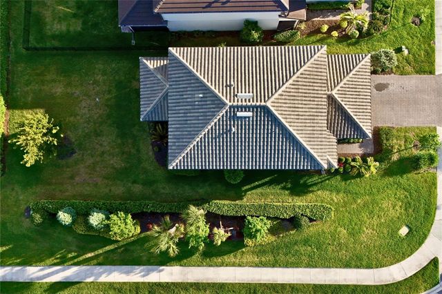 6111 BLUESTAR COURT, Bradenton, FL 34211