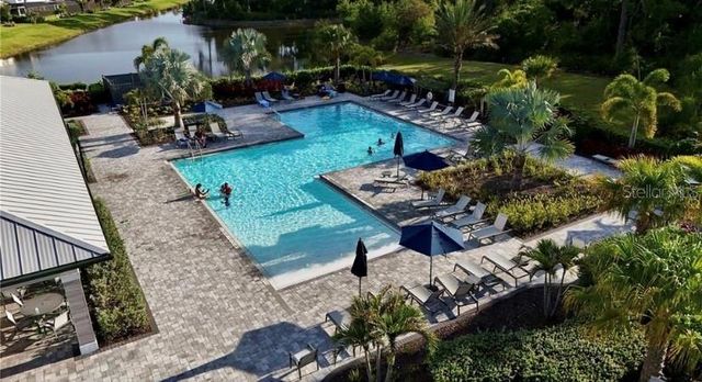 6111 BLUESTAR COURT, Bradenton, FL 34211