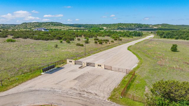 1538 Hidden Valley Road, Glen Rose, TX 76043