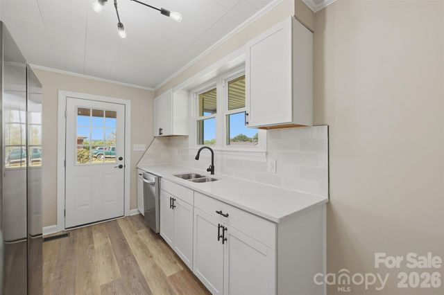 5361 Meadowlane Drive, Granite Falls, NC 28630