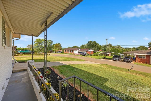5361 Meadowlane Drive, Granite Falls, NC 28630