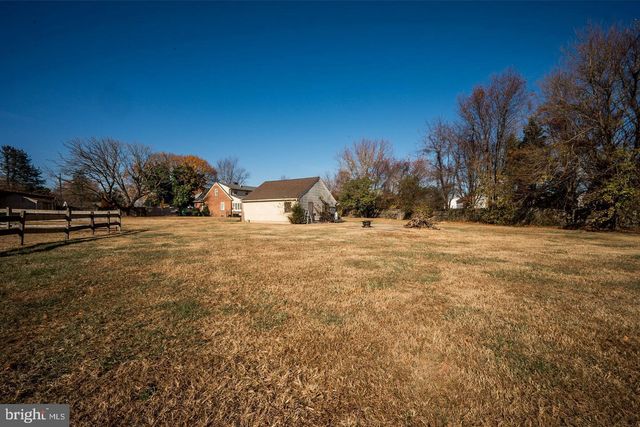 10289 S DUPONT HWY, Felton, DE 19943