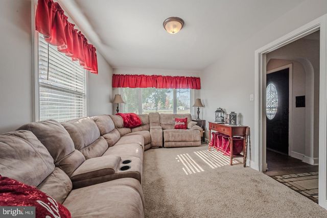 10289 S DUPONT HWY, Felton, DE 19943