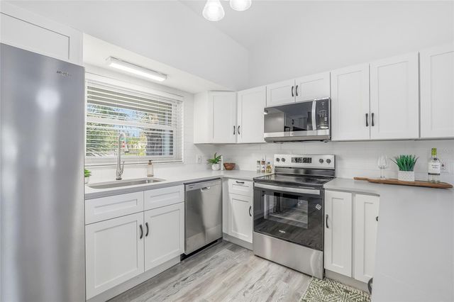 1003 GREENLEAF WAY, Tarpon Springs, FL 34689