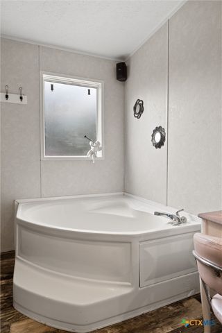 2316 County Road 404 Loop, Bartlett, TX 76511